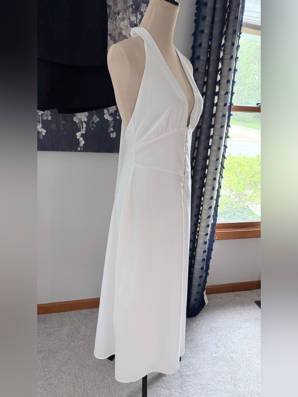 NWT Showpo Plunge Halter A-line Midi/Maxi Dress in White size 4 - Picture 6 of 9